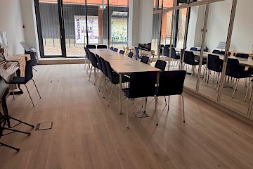 Administrative building in Taikos avenue, Klaipeda